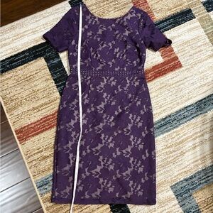 Adrianna papell lace dress size 6 very flattering